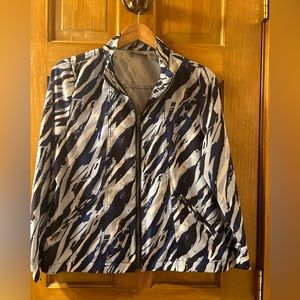 Women’s Petite Windbreaker, size PM 🍎